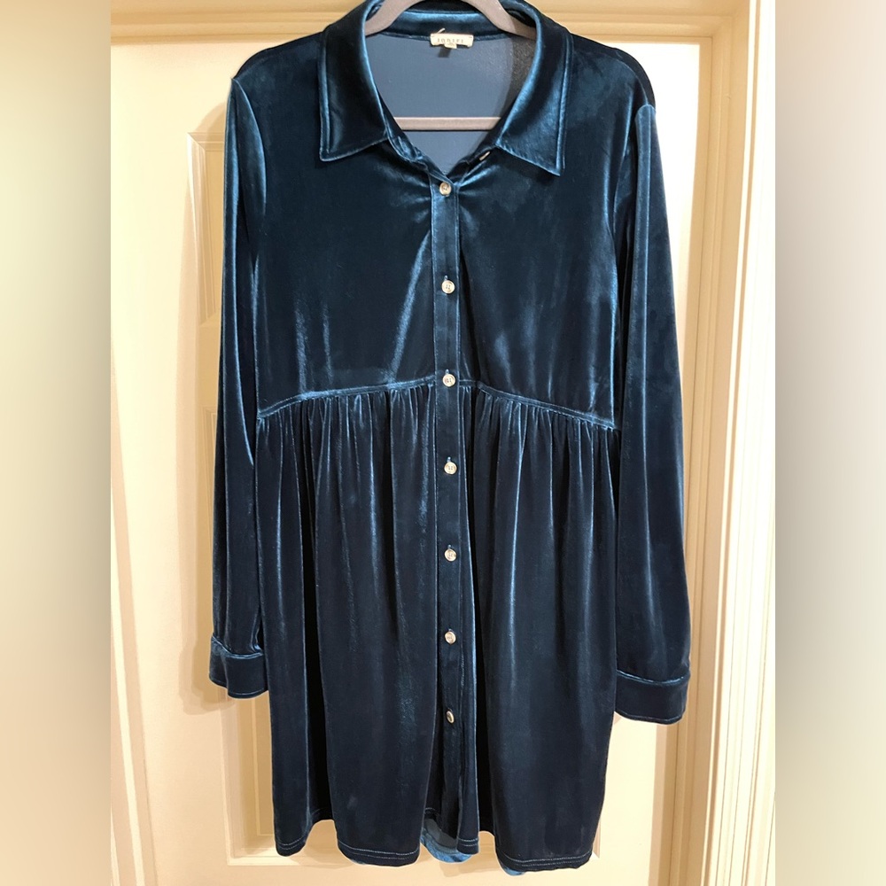Jodifl Solid Color Velvet Button-up Baby Doll Dress in Teal. Medium. Worn once.